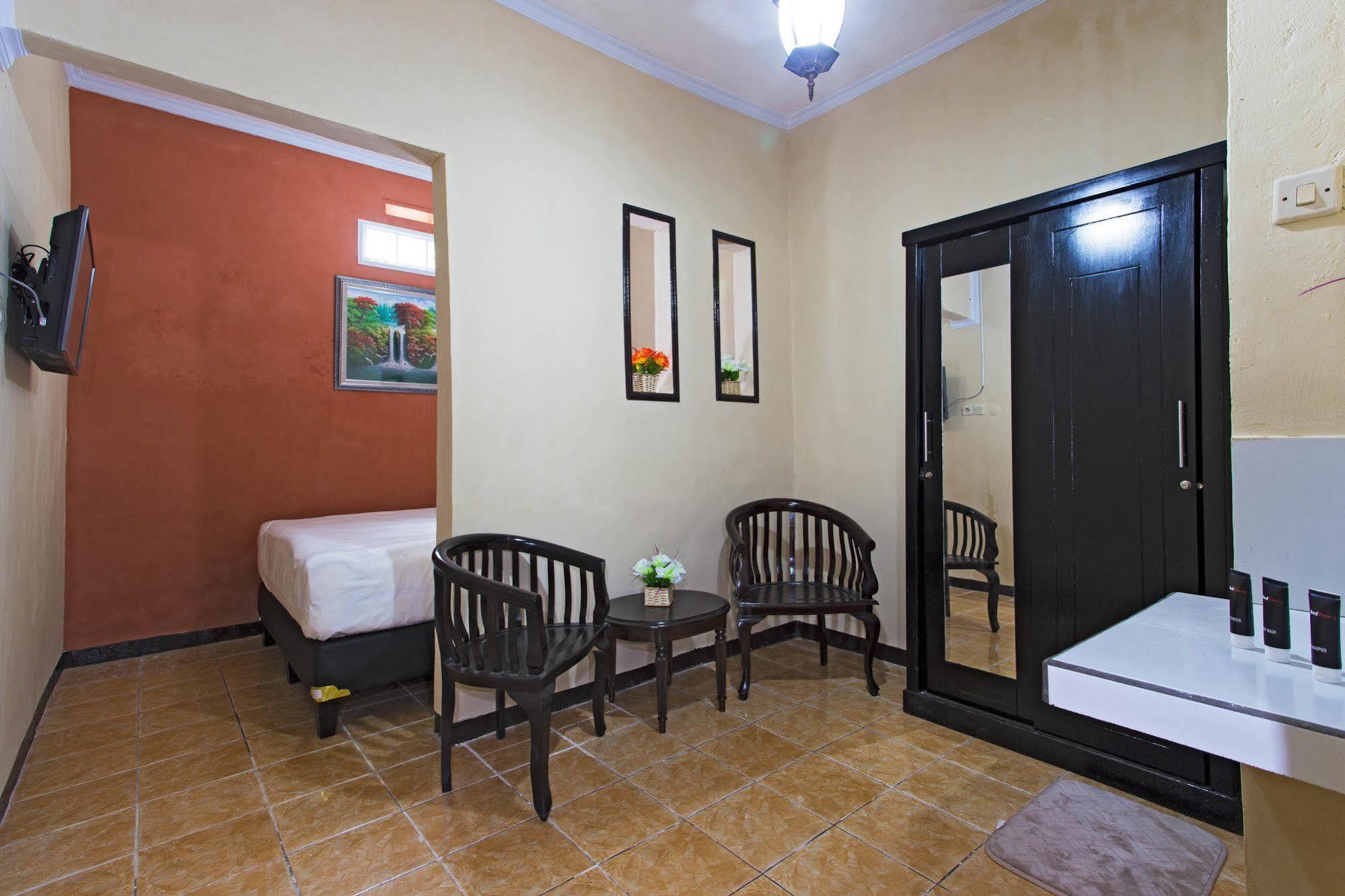 Reddoorz @ Pesanggrahan Mencil Dış mekan fotoğraf